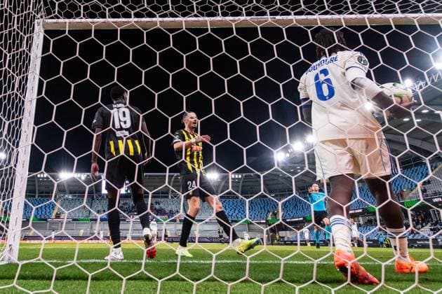 251106 John Paul Dembe and Amor Layouni of Häcken after 1-2 during the UEFA Conference League football match between Häcken and Strasbourg on November 6, 2025 in Gothenburg. Photo: Mathias Bergeld BILDBYRAN kod MB MB1234 fotboll football soccer fotball uefa conference league conference league häcken strasbourg bbeng Copyright: MATHIASxBERGELD BB251106MB094
