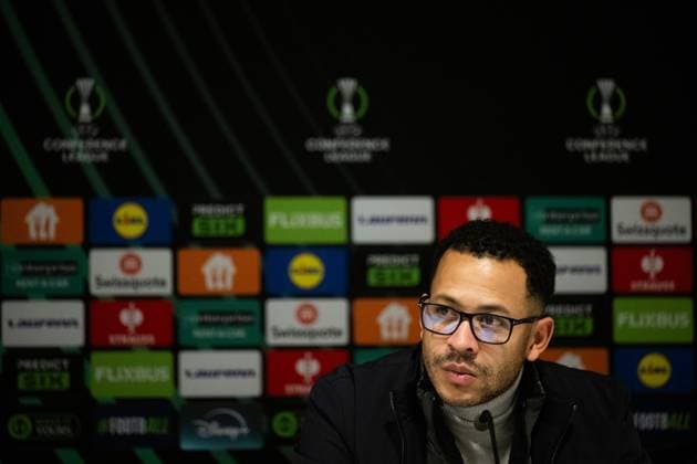 251106 Head coach Liam Rosenior during the press conference, PK, Pressekonferenz after the UEFA Conference League football match between Häcken and Strasbourg on November 6, 2025 in Gothenburg. Photo: Mathias Bergeld BILDBYRAN kod MB MB1234 fotboll football soccer fotball uefa conference league conference league häcken strasbourg bbeng Copyright: MATHIASxBERGELD BB251106MB103
