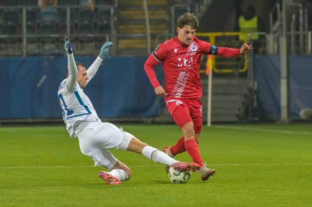 Lublin 06.11.2025 pilka nozna Liga Konferencji Europy sezon 2025 2026 runda 3 Dynamo Kijow - Zrinjski Mostar Football UEFA Conference League season 2025 2026 round 3 match Dinamo Kyiv - Zrinjski Mostar Nz. Mykola Mykhailenko Neven Djurasek Fot. Wojciech Szubartowski arena akcji NEWSPIX.PL --- newspix.pl 