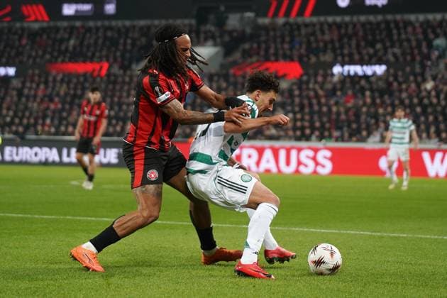 6.11.2025 HERNING PILKA NOZNA LIGA EUROPY UEFA SEZON 2025 2026 FOOTBALL UEFA EUROPA LEAGUE FC MIDTJYLLAND - CELTIC GLASGOW N Z SEBASTIAN TOUNEKTI KEVIN MBABU FOT. KAROL POLIT NEWSPIX.PL --- newspix.pl 
