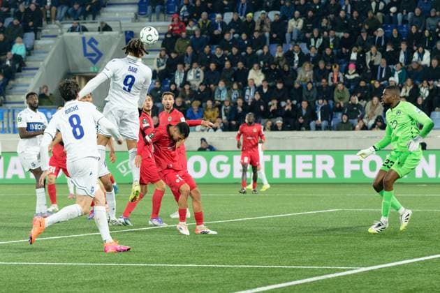 Theo Bair (9 Lausanne jumps for a header during the UEFA Conference League match between Lausanne-Sport and Omonoia at Stade de la Tuiliere in Lausanne, Switzerland Copyright: xGiuseppexVelletrix xSPPx Sportspressphoto_SPR57907