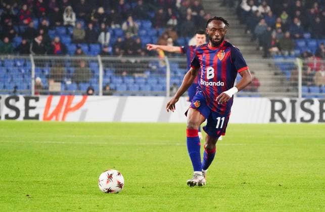06.11.2025 Basel Schweiz Stadion St.Jakob-Park. Fussball Herren Saison 2025 2026 Europa-League FC Basel - FCS Bukarest 3:1. Bild : Benie Traore (FC Basel) Einzelbild Aktion