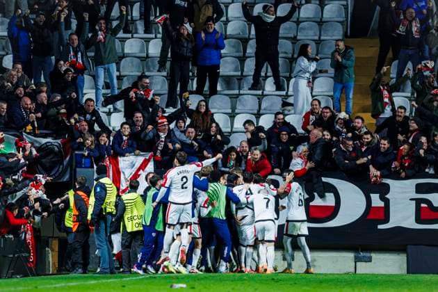 Rayo Vallecano vs Lech Poznan - UEFA Conference League - 06 11 2025 Alvaro Garcia of Rayo Vallecano celebrating his goal with his teammates during the UEFA Conference League match between Rayo Vallecano and Lech Poznan at Estadio de Vallecas on November 06, 2025 in Madrid, Spain. Madrid Spain Copyright: xMarinaxFrutos PGSxPhotoxAgencyx