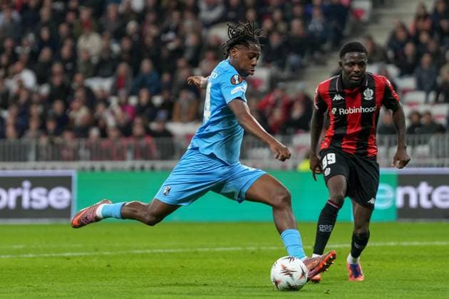 Johan Manzambi (SC Freiburg, 44) erzielt ein Tor, Treffer , Frankreich, Fussball, UEFA Europa League, 4.Spieltag, Ligaphase, 2025 2026, OGC Nizza vs. SC Freiburg, 06.11.2025, Allianz Riviera, Nizza, Frankreich Nizza Allianz Riviera Provence-Alpes-CÃ te d Azur, CÃ Frankreich Copyright: xArnexAmbergx