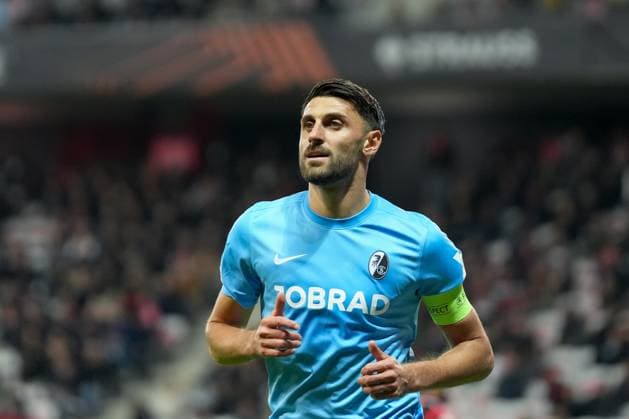 Vincenzo Grifo (SC Freiburg, 32) , Frankreich, Fussball, UEFA Europa League, 4.Spieltag, Ligaphase, 2025 2026, OGC Nizza vs. SC Freiburg, 06.11.2025, Allianz Riviera, Nizza, Frankreich Nizza Allianz Riviera Provence-Alpes-CÃ te d Azur, CÃ Frankreich Copyright: xArnexAmbergx