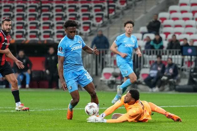 Junior Adamu (SC Freiburg, 20) am Ball , Frankreich, Fussball, UEFA Europa League, 4.Spieltag, Ligaphase, 2025 2026, OGC Nizza vs. SC Freiburg, 06.11.2025, Allianz Riviera, Nizza, Frankreich Nizza Allianz Riviera Provence-Alpes-CÃ te d Azur, CÃ Frankreich Copyright: xArnexAmbergx