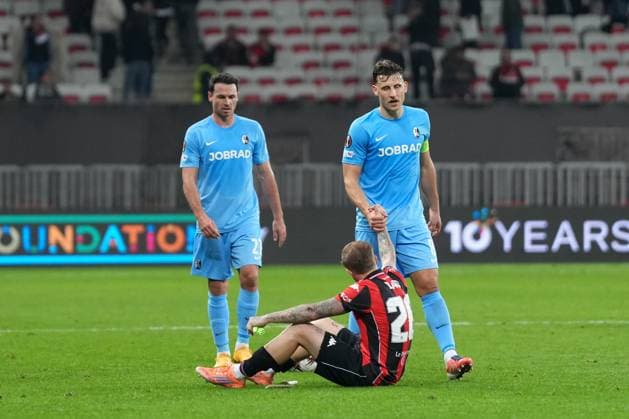 Nicolas Höfler Nicolas Hoefler (SC Freiburg, 27), Melvin Bard (OGC Nizza, 26) und Maximilian Eggestein (SC Freiburg, 08) , Frankreich, Fussball, UEFA Europa League, 4.Spieltag, Ligaphase, 2025 2026, OGC Nizza vs. SC Freiburg, 06.11.2025, Allianz Riviera, Nizza, Frankreich Nizza Allianz Riviera Provence-Alpes-CÃ te d Azur, CÃ Frankreich Copyright: xArnexAmbergx