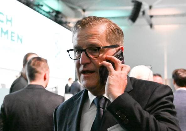 07.11.2025, xsltx, Fussball DFB Medientermine, DFB-Bundestag v.l. Jan-Christian Dreesen (Vorstand FC Bayern München) (DFL DFB REGULATIONS PROHIBIT ANY USE OF PHOTOGRAPHS as IMAGE SEQUENCES and or QUASI-VIDEO)
