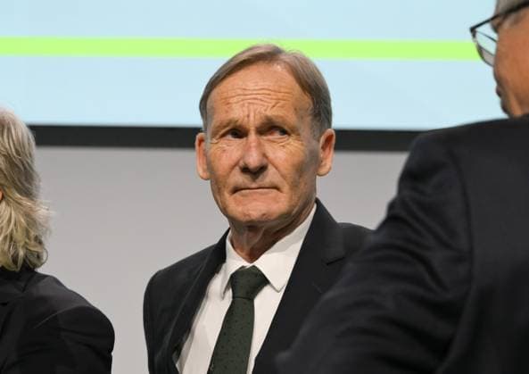 07.11.2025, xsltx, Fussball DFB Medientermine, DFB-Bundestag v.l. Hans-Joachim Watzke (DFL Vizepräsident) (DFL DFB REGULATIONS PROHIBIT ANY USE OF PHOTOGRAPHS as IMAGE SEQUENCES and or QUASI-VIDEO)