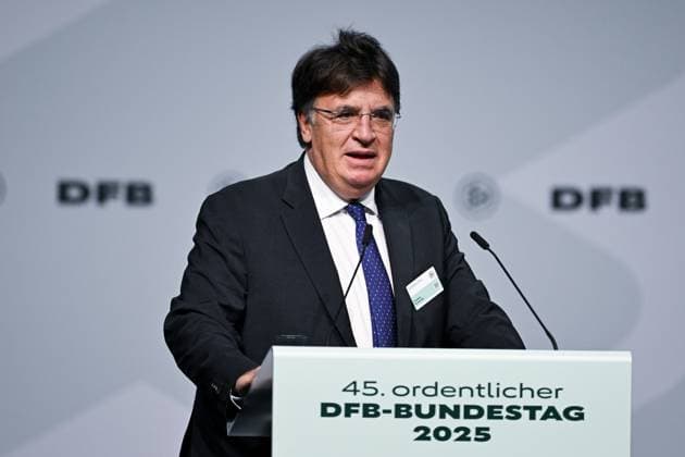 GER, Theodore Theodoridis (Generalsekretär, UEFA) spricht auf dem 45. Ordentlichen DFB-Bundestag im DFB-Campus in Frankfurt am Main, 7.11.2025. 45. Ordentlicher DFB-Bundestag in Frankfurt am Main Frankfurt am Main Copyright: xEibner-Pressefoto FlorianxWiegandx EP_FWD