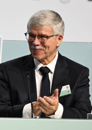 07.11.2025, xsltx, Fussball DFB Medientermine, DFB-Bundestag v.l. Ralph-Uwe Schaffert (DFB Vizepräsident für sozialpolitische Aufgaben und DFB-Stiftungen, Satzungsfragen) (DFL DFB REGULATIONS PROHIBIT ANY USE OF PHOTOGRAPHS as IMAGE SEQUENCES and or QUASI-VIDEO)