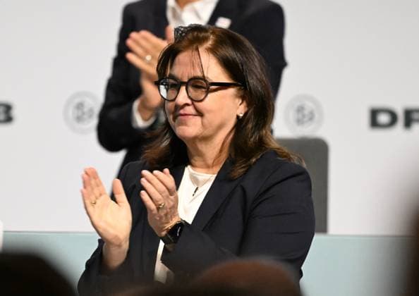 07.11.2025, xsltx, Fussball DFB Medientermine, DFB-Bundestag v.l. Heike Ullrich (DFB-Generalsekretärin) (DFL DFB REGULATIONS PROHIBIT ANY USE OF PHOTOGRAPHS as IMAGE SEQUENCES and or QUASI-VIDEO)