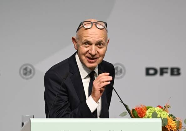 07.11.2025, xsltx, Fussball DFB Medientermine, DFB-Bundestag v.l. Bernd Neuendorf (DFB-Präsident) unmittelbar nach seiner Wiederwahl (DFL DFB REGULATIONS PROHIBIT ANY USE OF PHOTOGRAPHS as IMAGE SEQUENCES and or QUASI-VIDEO)