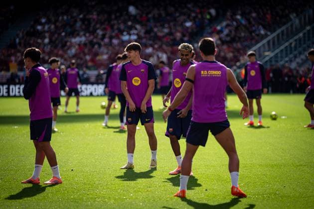 Lamine Yamal FC Barcelona, Barca smiles during FC Barcelona™s first training at Spotify Camp Nou following its renovation. At Spotify Camp Nou in Barcelona, , Spain, on November 07 2025. Photo by Felipe Mondino Copyright: x@FELIPExMONDINOx