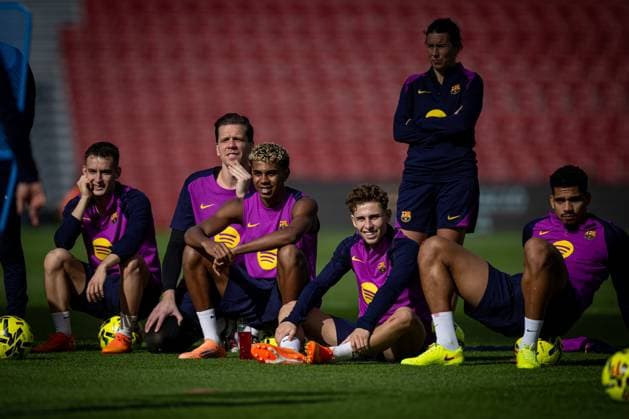 Marc Casado FC Barcelona, Barca , Goalkeeper Wojciech Szczesny (FC Barcelona), Lamine Yamal (FC Barcelona), Fermin Lopez (FC Barcelona) and Ronald Araujo (FC Barcelona) are seen during FC Barcelona™s first training at Spotify Camp Nou following its renovation. At Spotify Camp Nou in Barcelona, , Spain, on November 07 2025. Photo by Felipe Mondino Copyright: x@FELIPExMONDINOx