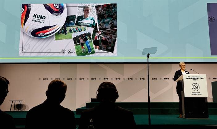 Silke Raml, Vizepräsidentin des Bayerischen Fußball-Verbandes (BFV), spricht am Bundestag des Deutschen Fußball-Bundes (DFB) am 7. November 2025 am DFB-Campus in Frankfurt am Main.