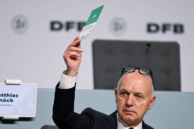 GER, Bernd Neuendorf (DFB Praesident auf dem 45. Ordentlichen DFB-Bundestag im DFB-Campus in Frankfurt am Main, 7.11.2025. 45. Ordentlicher DFB-Bundestag in Frankfurt am Main Frankfurt am Main Copyright: xEibner-Pressefoto FlorianxWiegandx EP_FWD
