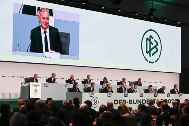 07.11.2025, xsltx, Fussball DFB Medientermine, DFB-Bundestag v.l. Das neugewählte Präsidium des DFB (DFL DFB REGULATIONS PROHIBIT ANY USE OF PHOTOGRAPHS as IMAGE SEQUENCES and or QUASI-VIDEO)
