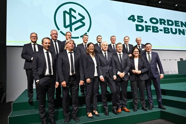 07.11.2025, xsltx, Fussball DFB Medientermine, DFB-Bundestag v.l. Das neugewählte Präsidium des DFB (DFL DFB REGULATIONS PROHIBIT ANY USE OF PHOTOGRAPHS as IMAGE SEQUENCES and or QUASI-VIDEO)