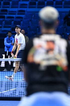 2025 Nitto ATP, Tennis Herren Finals - Practice Day - Turin Carlos Alcaraz (ESP) with Jannik Sinner (ITA) during practice at the 2025 Nitto ATP Finals in Turin, Italy on November 7, 2025. Photo by Corinne Dubreuil ABACAPRESS.COM Turin Italy  Copyright: xDubreuilxCorinne ABACAx