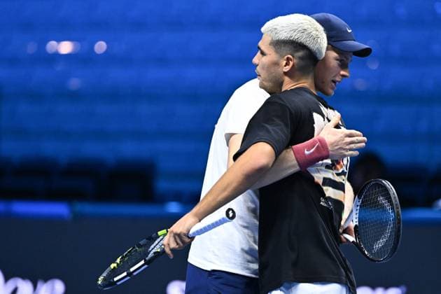 2025 Nitto ATP, Tennis Herren Finals - Practice Day - Turin Carlos Alcaraz (ESP) with Jannik Sinner (ITA) during practice at the 2025 Nitto ATP Finals in Turin, Italy on November 7, 2025. Photo by Corinne Dubreuil ABACAPRESS.COM Turin Italy  Copyright: xDubreuilxCorinne ABACAx