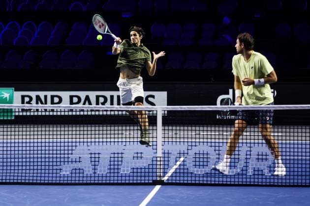 Moselle Open : tournoi de tennis, à Metz PHOTOPQR LE REPUBLICAIN LORRAIN Hugo AZMANI ; Metz ; 07 11 2025 ; Moselle Open : 22e édition du tournoi de tennis, aux Arènes, à Metz; Quentin Halys (FRA) et Pierre-Hugues Herbert (FRA), lors de leur match en demi-finale double contre Sander Arends et Luke Johnson Metz Moselle Lorraine France  Copyright: xPHOTOPQR LExREPUBLICAINxLORRAIN xHugoxAZMANIx 20251107RBL2395 20251107RBL2395