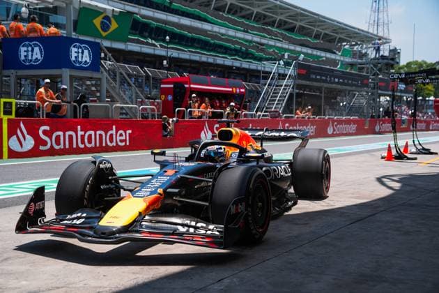 Formula?1?MSC?Cruises?Grande?Prêmio?de?São?Paulo?2025 Remy Midez OVERTAKE MAXPPP - São?Paulo 07 11 2025 01 VERSTAPPEN Max (nld), Oracle Red Bull Racing, action at the Formula?1?MSC?Cruises?Grande?Prêmio?de?São?Paulo?2025, the 21st round of the 2025 FIA Formula?1 World Championship, WM, Weltmeisterschaft at the Autódromo José?Carlos?Pace, Interlagos, in São?Paulo, Brazil, from 6 to 9?November?2025 São?Paulo Brazil  Copyright: xOVERTAKE MAXPPPxRemyxMidezx OVT202511072696 OVT202511072696