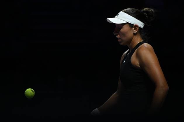 2025 WTA, Tennis Damen Finals RIYADH, SAUDI ARABIA - NOVEMBER 7: Jessica Pegula of the United States plays against Elena Rybakina (not seen) of Kazakhstan in the first semifinal on Day 7 of the 2025 WTA Finals, part of the Hologic WTA Tour, at King Saud University Indoor Arena in Riyadh, Saudi Arabia, on November 7, 2025. Artur Widak Anadolu Riyadh Saudi Arabia. Editorial use only. Please get in touch for any other usage.  Copyright: x2025xAnadoluxArturxWidakx