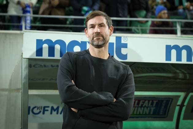 Cheftrainer Thomas Kleine (Spvgg Greuther Fuerth), SpVgg Greuther Fuerth vs. SC Preussen Muenster, Fussball, Maenner, DFL, 2. Bundesliga, Saison 2025 2026, Sportpark Ronhof Thomas Sommer, 12. Spieltag, 07.11.2025 Fuerth Bayern Deutschland