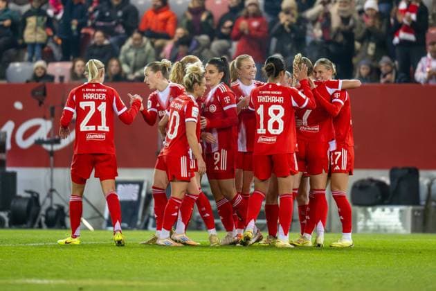 Torjubel zum 3:0, Team FC Bayern Frauen, FC Bayern Frauen Muenchen - 1. FC Union Berlin, Google Pixel Frauenbundesliga, 10. Spieltag, 07.11.25 DFB regulations prohibit any use of photographs as image sequences and or quasi-video. (kolbert-press) Muenchen Bayern Deutschland