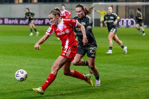 Kampf um den Ball Zweikampf zwischen Georgia Stanway (FC Bayern Muenchen Frauen, 31) und Ida Heikkinen (1. FC Union Berlin, 25) GER, FC Bayern Muenchen Frauen vs. 1. FC Union Berlin, Fussball, Google Pixel Frauen-Bundesliga, 10. Spieltag, Saison 2025 2026, 07.11.2025. (DFL DFB REGULATIONS PROHIBIT ANY USE OF PHOTOGRAPHS as IMAGE SEQUENCES and or QUASI-VIDEO). GER, FC Bayern Muenchen Frauen vs. 1. FC Union Berlin, Fussball, Google Pixel Frauen-Bundesliga, 10. Spieltag, Saison 2025 2026, 07.11.2025. Muenchen Copyright: xEibner-Pressefoto HeikexFeinerx EP_HFR