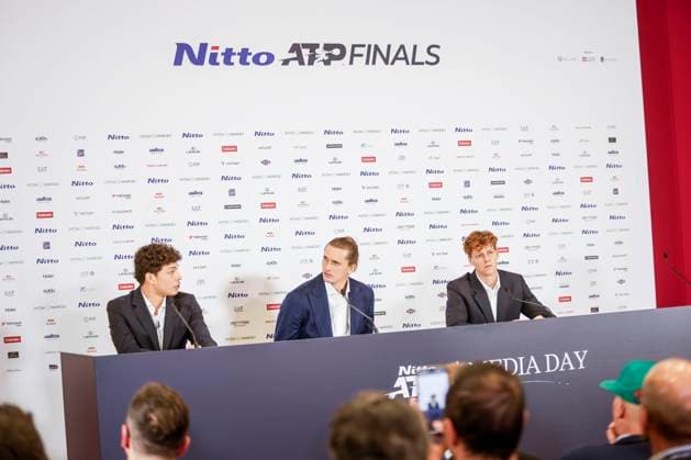 Ben Shelton, Sasha Zverev e Jannik Sinner durante la conferenza stampa giocatori tennis delle ATP, Tennis Herren Finals, Torino. Italia - cronaca- VenerdÃ¬ 7 Novembre 2025 (foto Giulio Lapone LaPresse). Ben Shelton, Sasha Zverev e Jannik Sinner during the ATP Finals tennis players press conference, PK, Pressekonferenz Turin, Italy - news - Friday, November 7, 2025 (photo Giulio Lapone LaPresse).  Copyright: xGiulioxLapone LaPressex