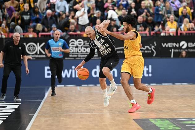Simon Krajcovic (Giessen 46ers, 55) GER, Tigers Tuebingen vs. Giessen 46ers, Basketball, Herren, Pro A, 2. Barmer Basketball Bundesliga, Saison 2025 2026, 07.11.2025 GER, Tigers Tuebingen vs. Giessen 46ers, Basketball, Herren, Pro A, 2. Barmer Basketball Bundesliga, Saison 2025 2026, 07.11.2025 Tuebingen Copyright: xEibner-Pressefoto NicolasxWoernx EP_NWN