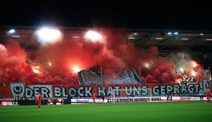 071125 Halle Saale Fußball Hallescher FC Halle HFC Regionalliga Nordost 4. Liga Männer Saison 2025 2026 15.Spieltag HFC- SV Babelsberg Choreografie HFC Fans Fankurve