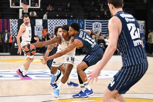 Zach Leday Efes Istanbul - EA7 Emporio Armani Olimpia Milano EuroLeague 2025-26 Istanbul, 07 11 2025 Foto M.Ceretti Ciamillo-Castoria Istanbul  Copyright: xMassimoxCerettix