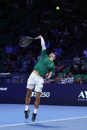 Lorenzo Musetti vs Sebastian Korda - ATP, Tennis Herren 250 tournament ATHENS, GREECE - NOVEMBER 7: Lorenzo Musetti of Italy in action against Sebastian Korda (not seen) of the United States during the Hellenic Championship ATP 250 semifinal tennis match, at OAKA Olympic Athletic Center in Athens, Greece, on November 7, 2025. Costas Baltas Anadolu Athens Greece. Editorial use only. Please get in touch for any other usage.  Copyright: x2025xAnadoluxCostasxBaltasx