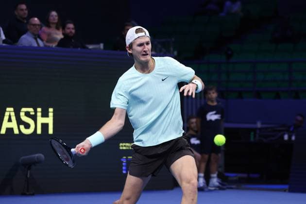 Lorenzo Musetti vs Sebastian Korda - ATP, Tennis Herren 250 tournament ATHENS, GREECE - NOVEMBER 7: Sebastian Korda of the United States in action against Lorenzo Musetti (not seen) of Italy during the Hellenic Championship ATP 250 semifinal tennis match, at OAKA Olympic Athletic Center in Athens, Greece, on November 7, 2025. Costas Baltas Anadolu Athens Greece. Editorial use only. Please get in touch for any other usage.  Copyright: x2025xAnadoluxCostasxBaltasx