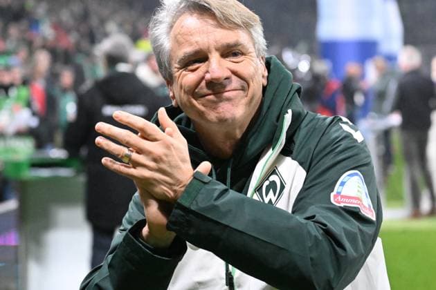 GER, 1. FBL, SV Werder Bremen vs VfL Wolfsburg 07.11.2025, wohninvest Weserstadion, Bremen, GER, 1. FBL, SV Werder Bremen vs VfL Wolfsburg im Bild picture shows Feature Impressionen Trainer Horst Steffen (Werder Bremen)
