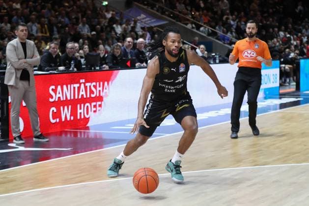 07.11.2025, xtgx, Basketball easyCredit BBL, Basketball Loewen Braunschweig - Veolia Hamburg Towers emspor, v.l. Chip Flanigan (Braunschweig, 30) Braunschweig