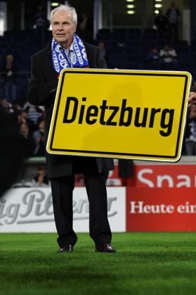 07.11.2025, xrekx, Fussball 3.Liga, MSV Duisburg - SV Waldhof Mannheim v.l. Bernard Dietz (DFL DFB REGULATIONS PROHIBIT ANY USE OF PHOTOGRAPHS as IMAGE SEQUENCES and or QUASI-VIDEO) Duisburg