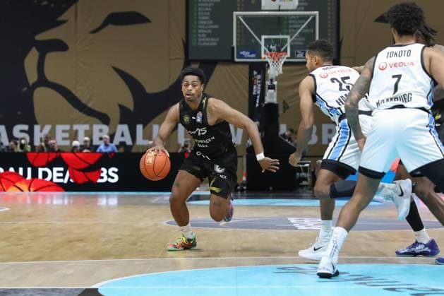 07.11.2025, xtgx, Basketball easyCredit BBL, Basketball Loewen Braunschweig - Veolia Hamburg Towers emspor, v.l. Grant Sherfield (Braunschweig, 25) Braunschweig