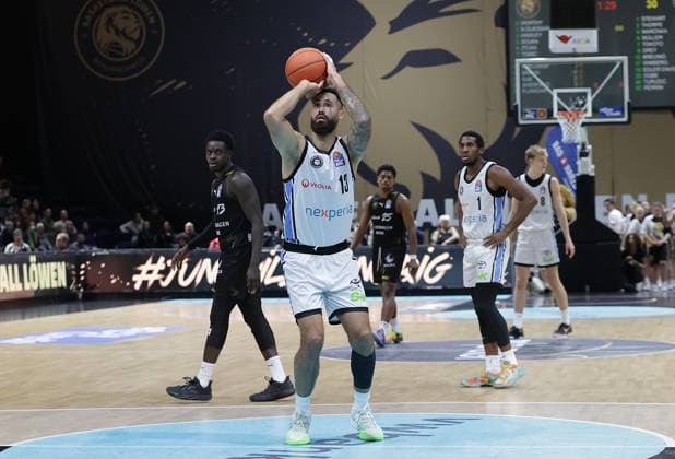 Martin Breunig (Veolia Towers Hamburg) beim Freiwurf Basketball, Herren, Saison 2025 2026, easyCredit Basketball-Bundesliga, Basketball Loewen Braunschweig gegen Veolia Towers Hamburg