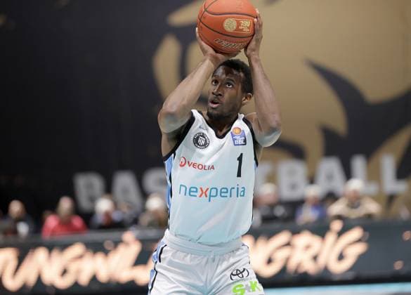 Carlos Stewart Jr. (Veolia Towers Hamburg) Basketball, Herren, Saison 2025 2026, easyCredit Basketball-Bundesliga, Basketball Loewen Braunschweig gegen Veolia Towers Hamburg