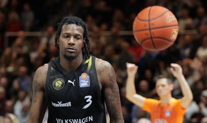 Joshua Hawley (Braunschweiger Basketball Loewen) Basketball, Herren, Saison 2025 2026, easyCredit Basketball-Bundesliga, Basketball Loewen Braunschweig gegen Veolia Towers Hamburg