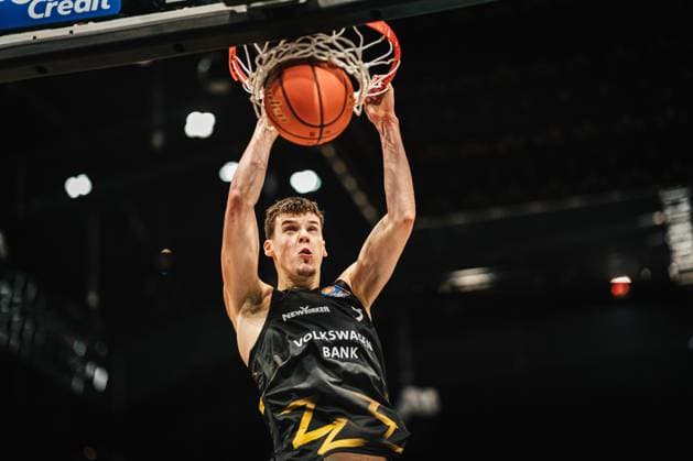 Easycredit BBL: Basketball Braunschweig Löwen - Veolia Hamburg Towers, 07.11.2025 Luka ä?uka (5, Basketball Löwen Braunschweig) Punkt; Easycredit BBL: Basketball Braunschweig Löwen vs. Veolia Hamburg Towers am 07.11.2025 in der Volkswagen Halle, Braunschweig Copyright: xBEAUTIFULxSPORTS Tonhäuserx