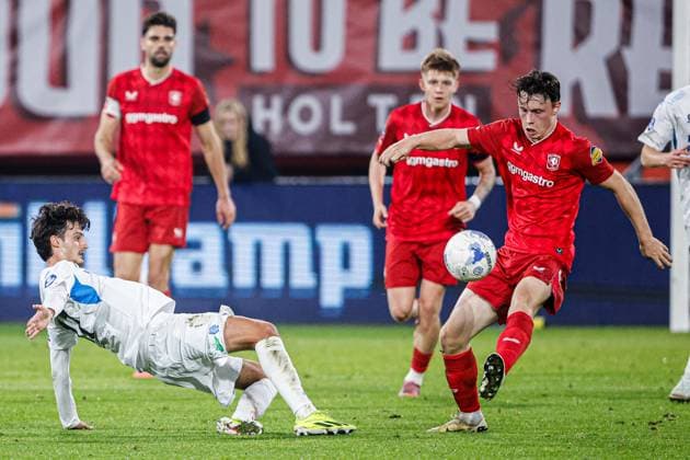 2025-11-07 FC Twente v Telstar - Dutch Eredivisie ENSCHEDE, NETHERLANDS - NOVEMBER 7: Nils Rossen of Telstar tackles Sondre Orjasaeter of FC Twente during the Dutch Eredivisie match between FC Twente and Telstar at De Grolsch Veste on November 7, 2025 in Enschede, Netherlands. Enschede De Grolsch Veste Netherlands Content not available for redistribution in The Netherlands directly or indirectly through any third parties. Copyright: xDennisxBresserx