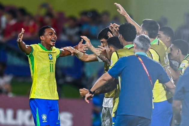 Brazil v Indonesia: Group H - FIFA U-17 World Cup Qatar 2025 Kayke (R) of Brazil celebrates scoring his team s second goal with teammates during the FIFA U-17 World Cup Qatar 2025 Group E match between Brazil and Indonesia in Doha, Qatar, on November 7, 2025. DOHA Qatar Copyright: xNOUSHADx