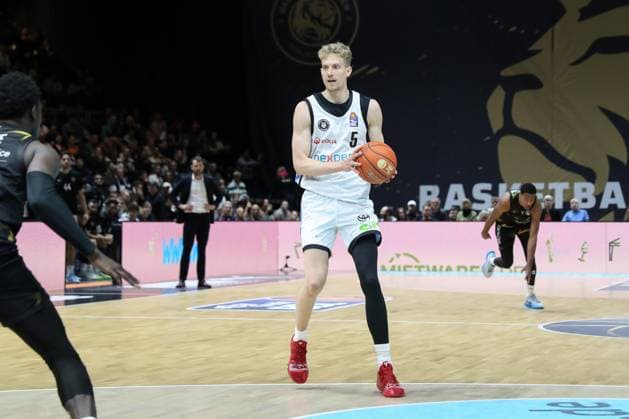 07.11.2025, xgox, Basketball easyCredit BBL, Basketball Loewen Braunschweig - Veolia Hamburg Towers emspor, v.l. Zsombor Maronka (Hamburg, 5) Braunschweig