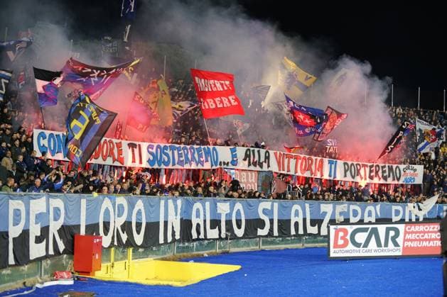 Pisa s supporters ...During the Serie A soccer match between Pisa and Cremonese at the Cetilar Arena Romeo Anconetani Stadium in Pisa; Center West Italy; saturday November 07; 2025 ; Soccer  Copyright: xAlessandroxLaxRocca LaPressex