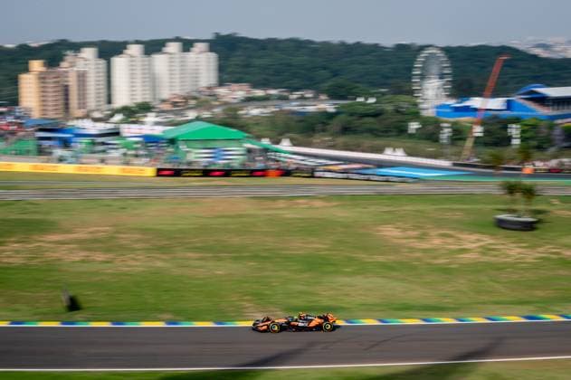 F1 - SAO PAULO GRAND PRIX 2025 04 NORRIS Lando (gbr), McLaren F1 Team MCL39, action during the 2025 Formula 1 Grande Premio de Sao Paulo, 2025 Sao Paulo Grand Prix, 21th round of the 2025 FIA Formula One World Championship, WM, Weltmeisterschaft from November 7 to 9, 2025 on the Interlagos, in Sao Paulo, Brazil - Sao PauloBrazil  Copyright: xALBERTOxVIMERCATIx